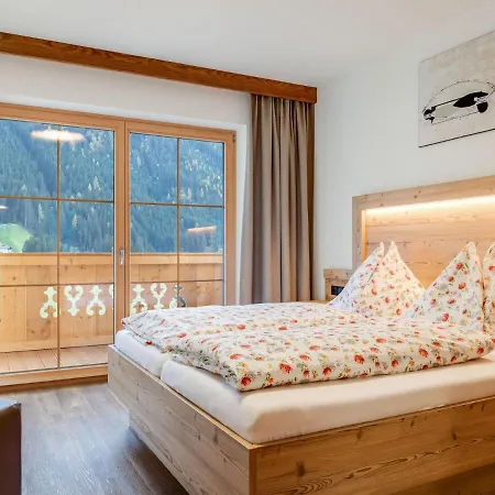 Apartment Luxurious With Sauna In Salzburgerland Wald im Pinzgau
